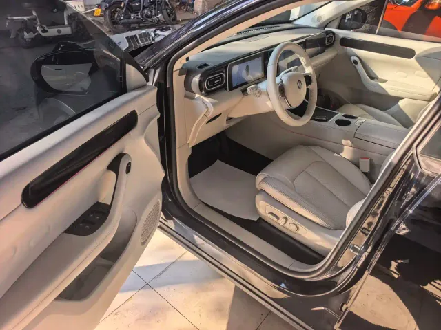 Leapmotor C11 — Фото автомобиля 4