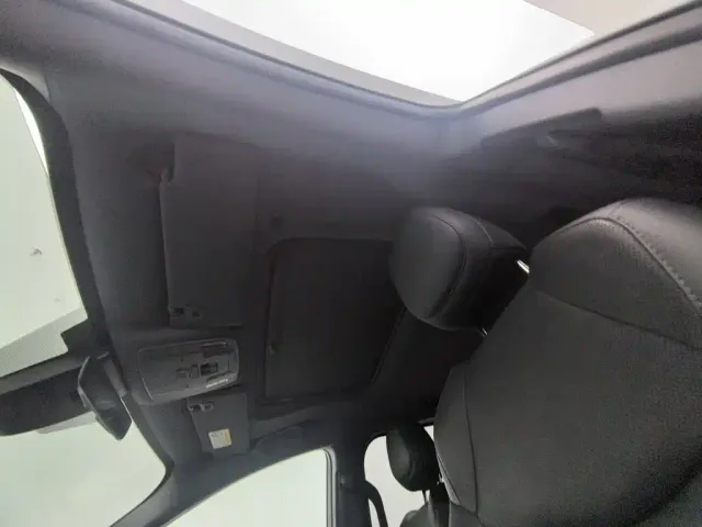 Toyota Sienna — Фото автомобиля 14