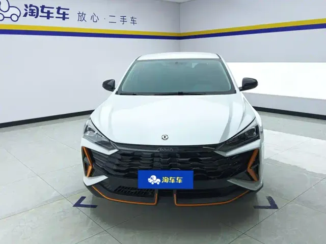 Dongfeng Yixuan — Фото автомобиля 2