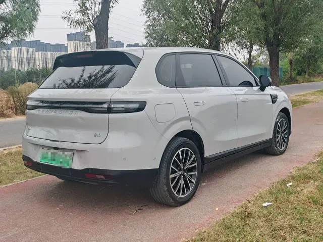 Leapmotor Leapmotor B10 2025 600 Joy Edition — Фото автомобиля 4
