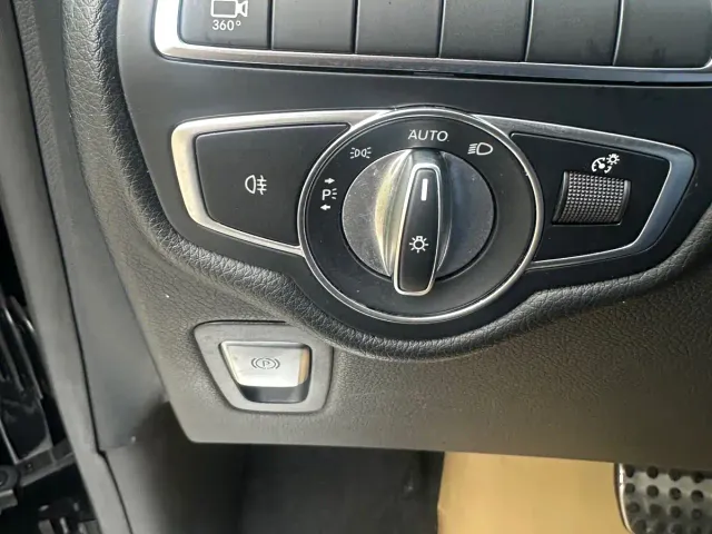 Mercedes-Benz V-Class — Фото автомобиля 13