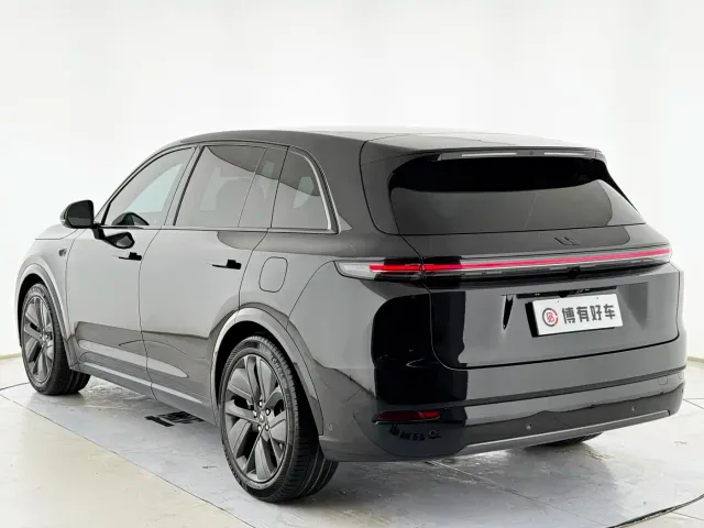 Li Auto L7 — Фото автомобиля 15
