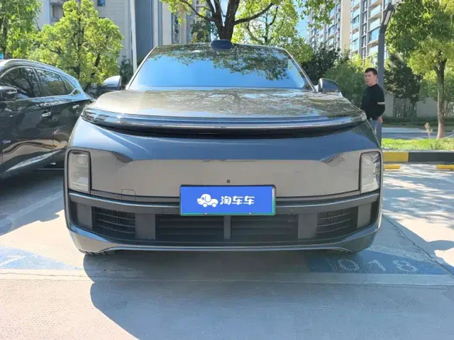 Li Auto L9 — Фото автомобиля 2