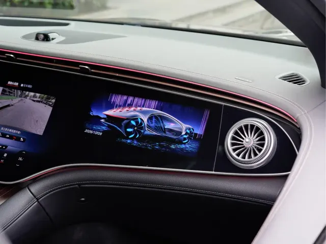 Mercedes-Benz EQS SUV — Фото автомобиля 19
