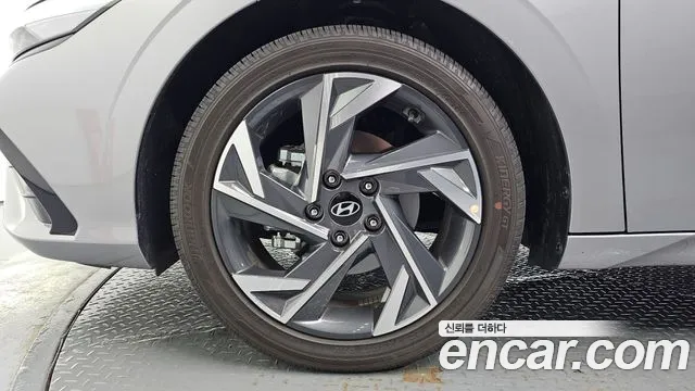Hyundai Avante CN7 — Фото автомобиля 5