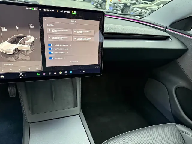 Tesla Model 3 — Фото автомобиля 6