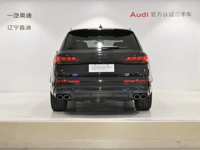 Audi SQ7 — Фото автомобиля 5