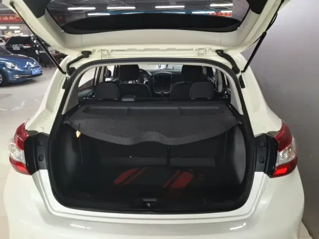 Nissan Tiida — Фото автомобиля 18