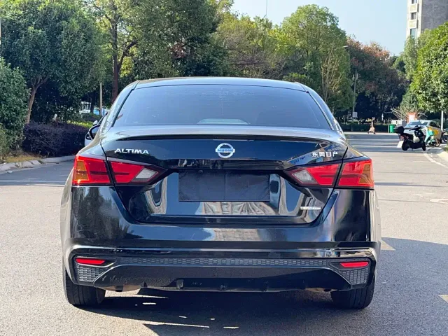 Nissan Teana — Фото автомобиля 5