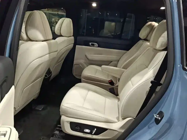 Li Auto ONE — Фото автомобиля 16