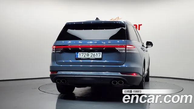 Lincoln Aviator — Фото автомобиля 4