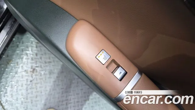 Hyundai Grandeur Grandeur (GN7) 2.5 Бензин 2WD — Фото автомобиля 16