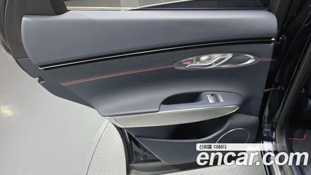 Genesis GV70 — Фото автомобиля 14