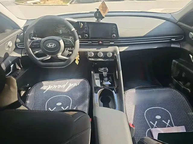 Hyundai Elantra — Фото автомобиля 5