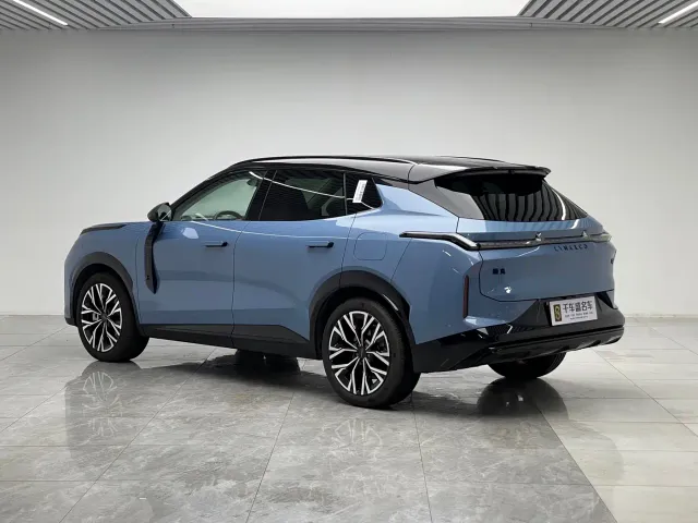 Lynk & Co 08 EM-P — Фото автомобиля 4