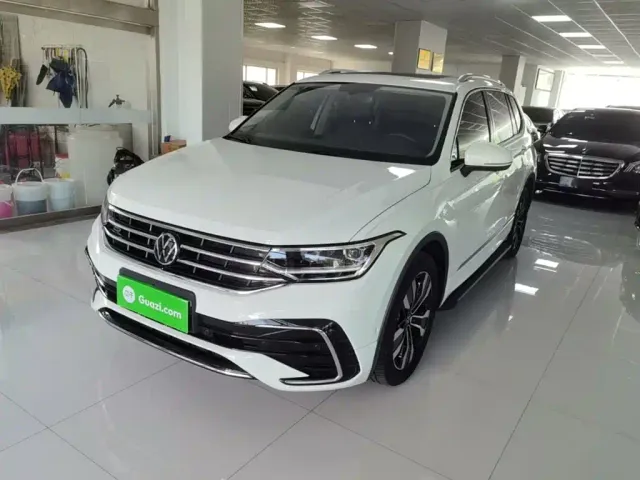 Фотография автомобиля — Volkswagen Tiguan L