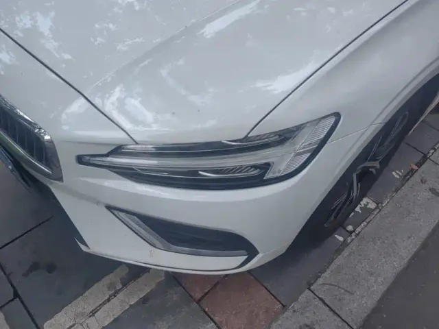 Volvo S60 — Фото автомобиля 5
