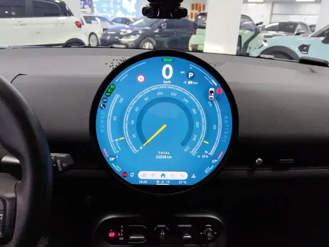 MINI Electric MINI ACEMAN — Фото автомобиля 13
