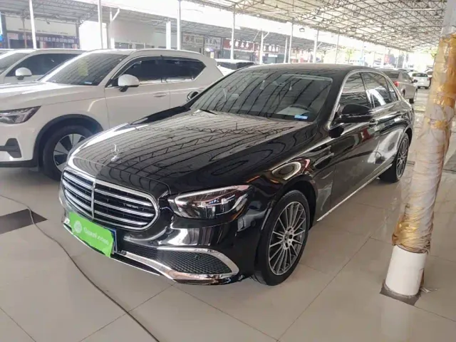 Фотография автомобиля — Mercedes-Benz E-Class