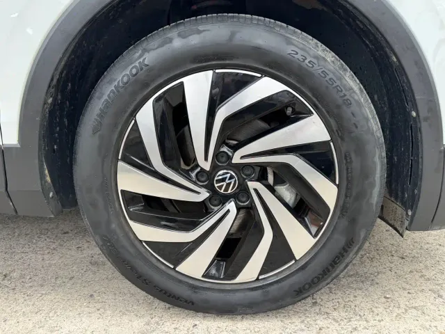 Volkswagen Tiguan L — Фото автомобиля 12
