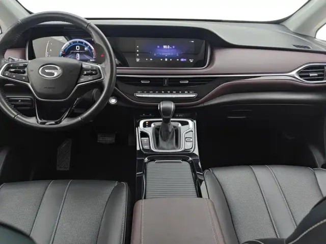 GAC Trumpchi M6 — Фото автомобиля 16