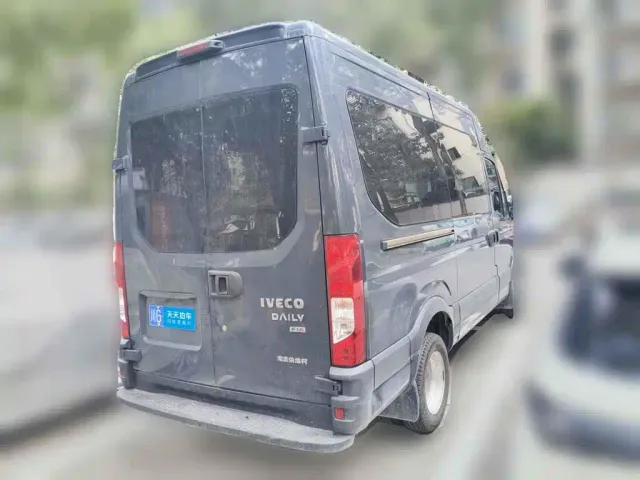 Iveco Daily — Фото автомобиля 2