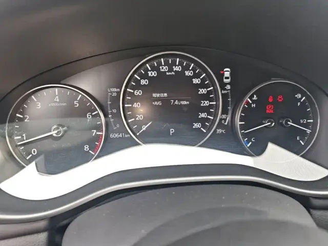 Mazda Axela — Фото автомобиля 11