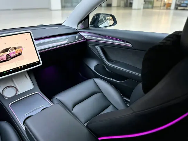 Tesla Model 3 — Фото автомобиля 4
