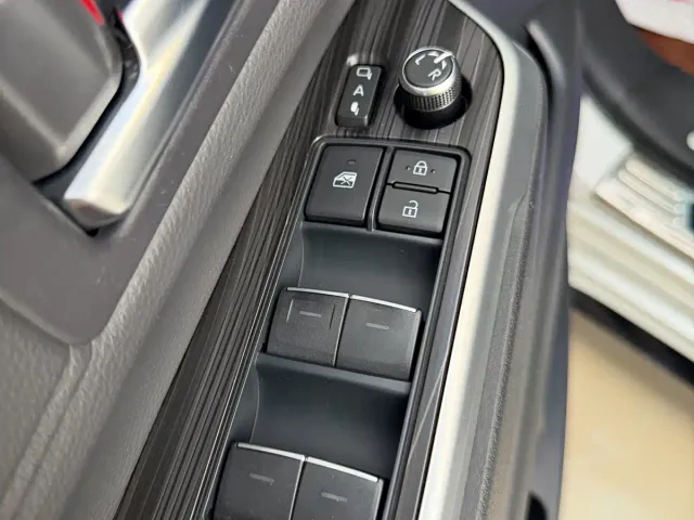 Toyota Sienna — Фото автомобиля 8