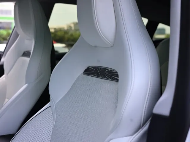 Tesla Model 3 — Фото автомобиля 19