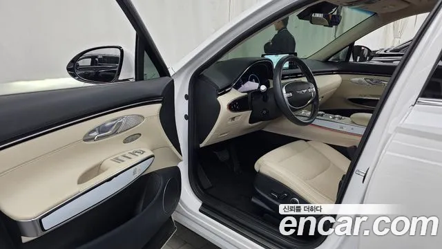 Genesis GV70 — Фото автомобиля 10