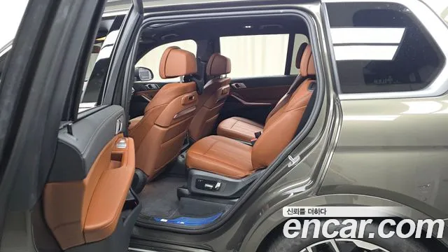 BMW X7 — Фото автомобиля 11