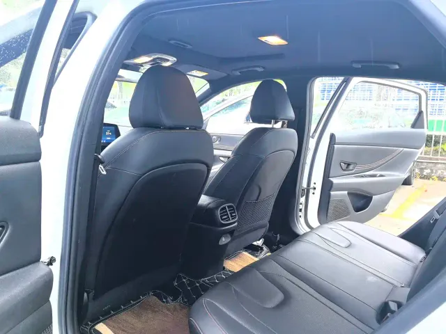 Hyundai Elantra — Фото автомобиля 9