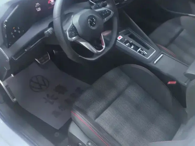 Volkswagen Golf GTI — Фото автомобиля 9