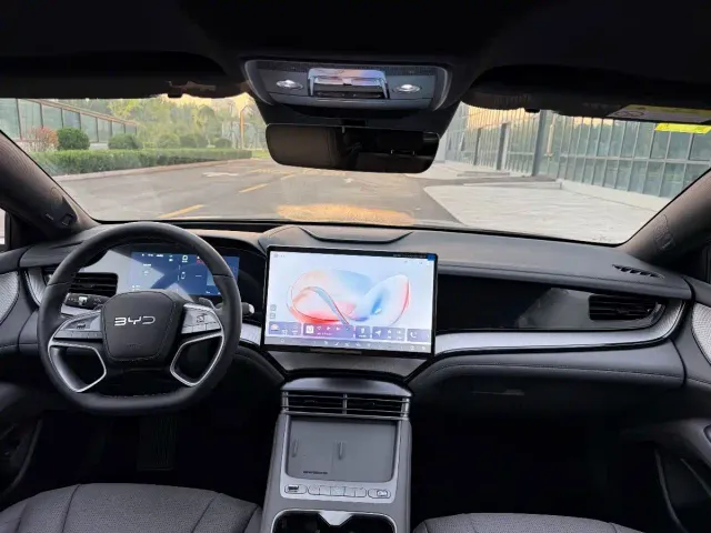BYD Seal 07 DM-i — Фото автомобиля 9