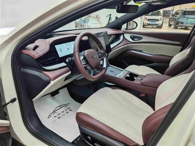 BYD Seal 07 DM-i — Фото автомобиля 17