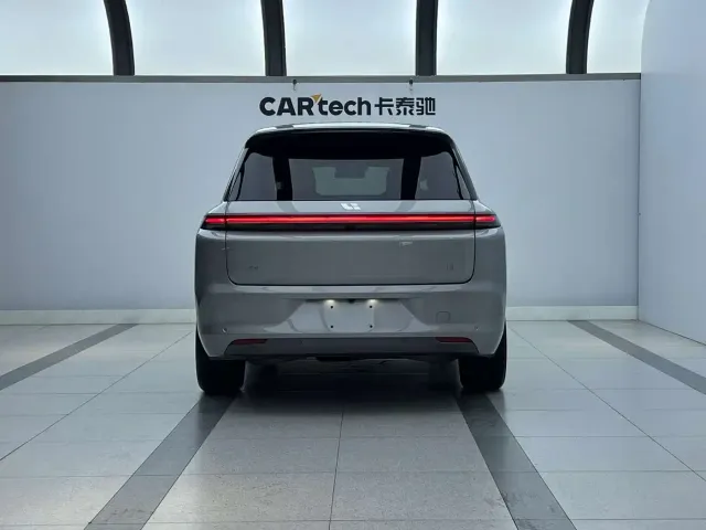 Li Auto L8 — Фото автомобиля 3
