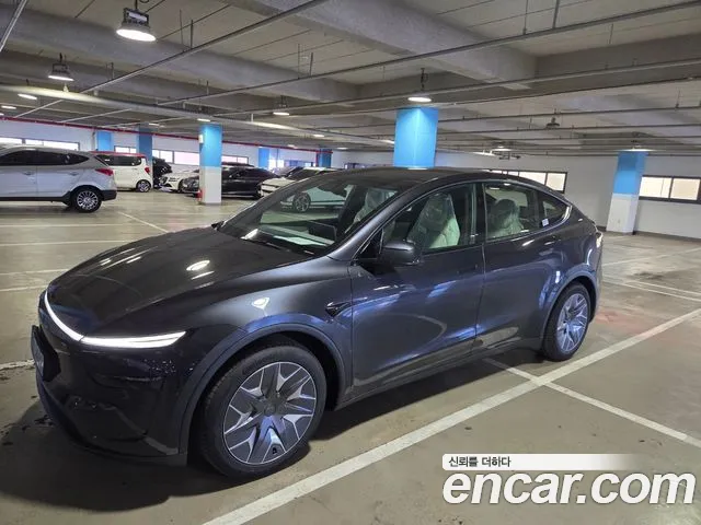 Tesla Model Y — Фото автомобиля 2