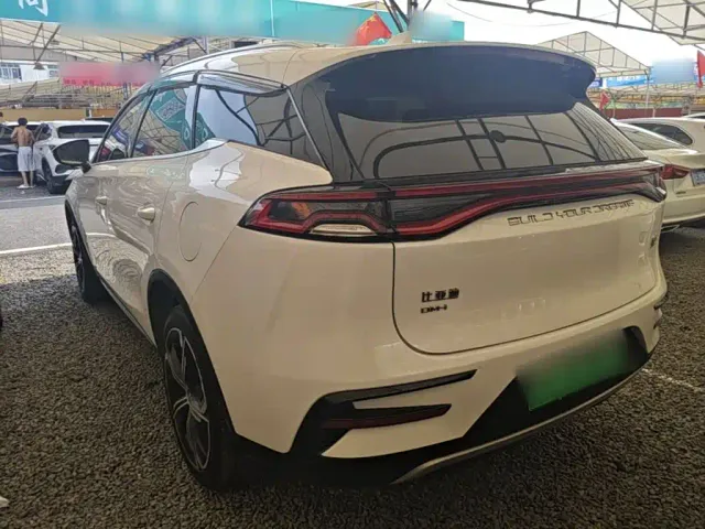 BYD Tang — Фото автомобиля 4