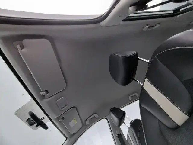 Forthing Fengxing SX6 — Фото автомобиля 14
