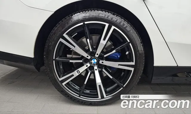BMW 5 Series — Фото автомобиля 5