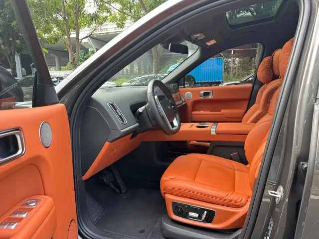 Li Auto L9 — Фото автомобиля 4