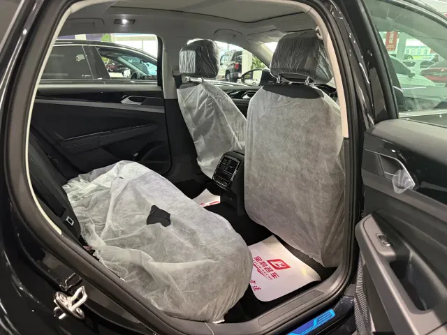 Volkswagen Passat — Фото автомобиля 3