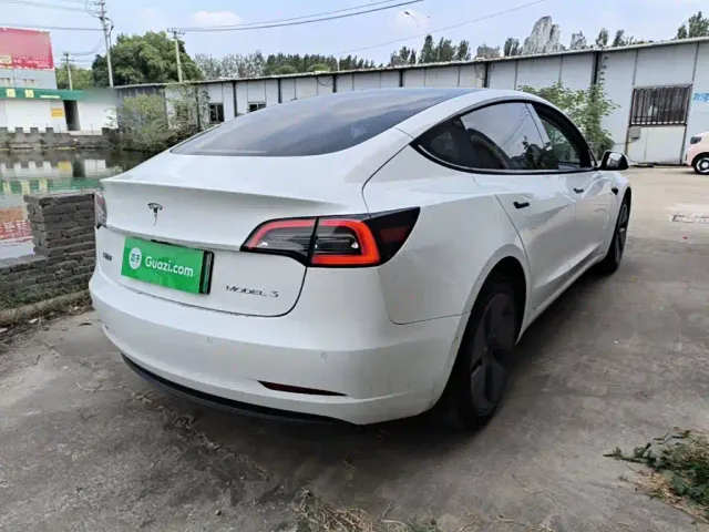 Tesla Model 3 2023 Rear-Wheel Drive — Фото автомобиля 6