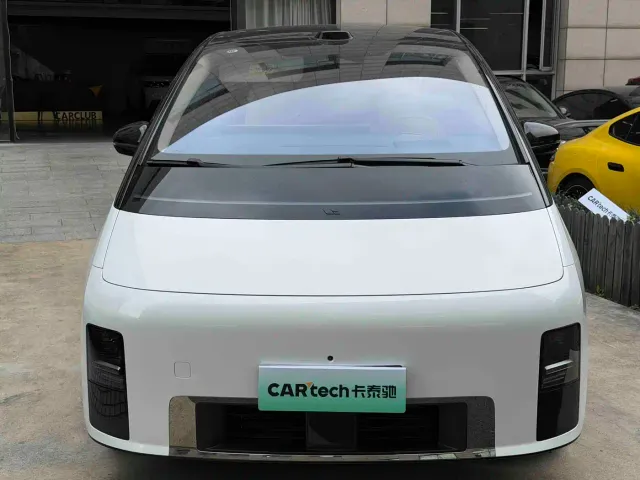 Li Auto MEGA — Фото автомобиля 2