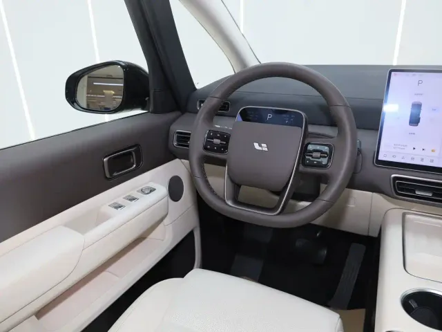 Li Auto MEGA — Фото автомобиля 7
