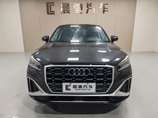 Audi Q2L — Фото автомобиля 2