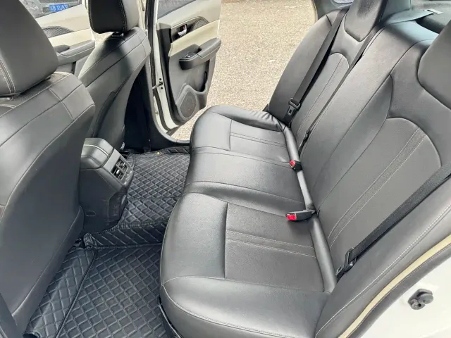 Dongfeng Fengshen E70 — Фото автомобиля 10