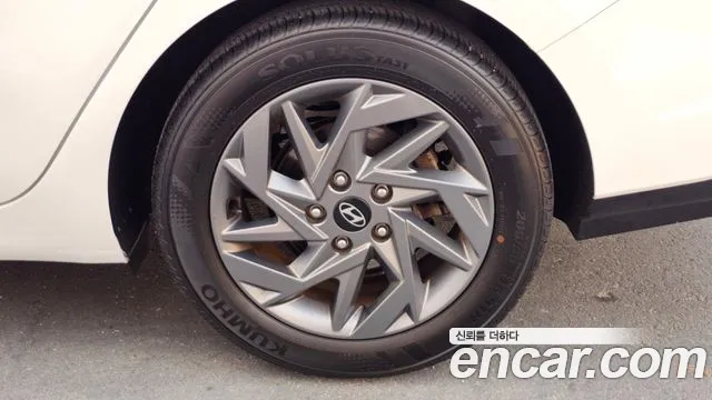 Hyundai AVANTE Новый Avante (CN7) — Фото автомобиля 5