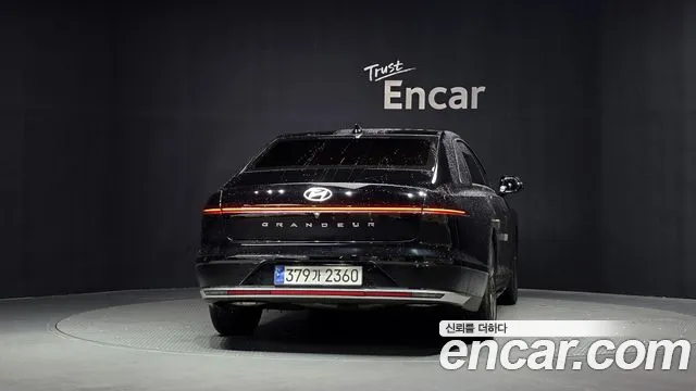 Hyundai Grandeur Grandeur (GN7) 2.5 Бензин 2WD — Фото автомобиля 3